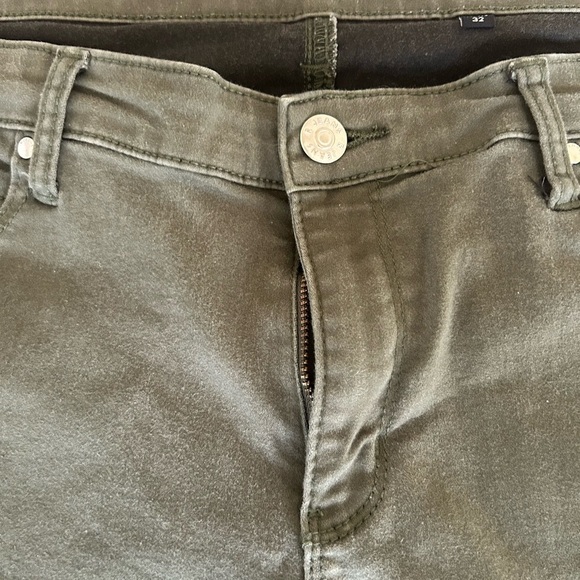 Reitmans Sculpting Green Pants - Picture 2 of 3